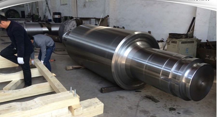 AISI4140 1,7225 42crmo4 meurent en forgeant l'axe en acier solide ont forgé Rolls en acier